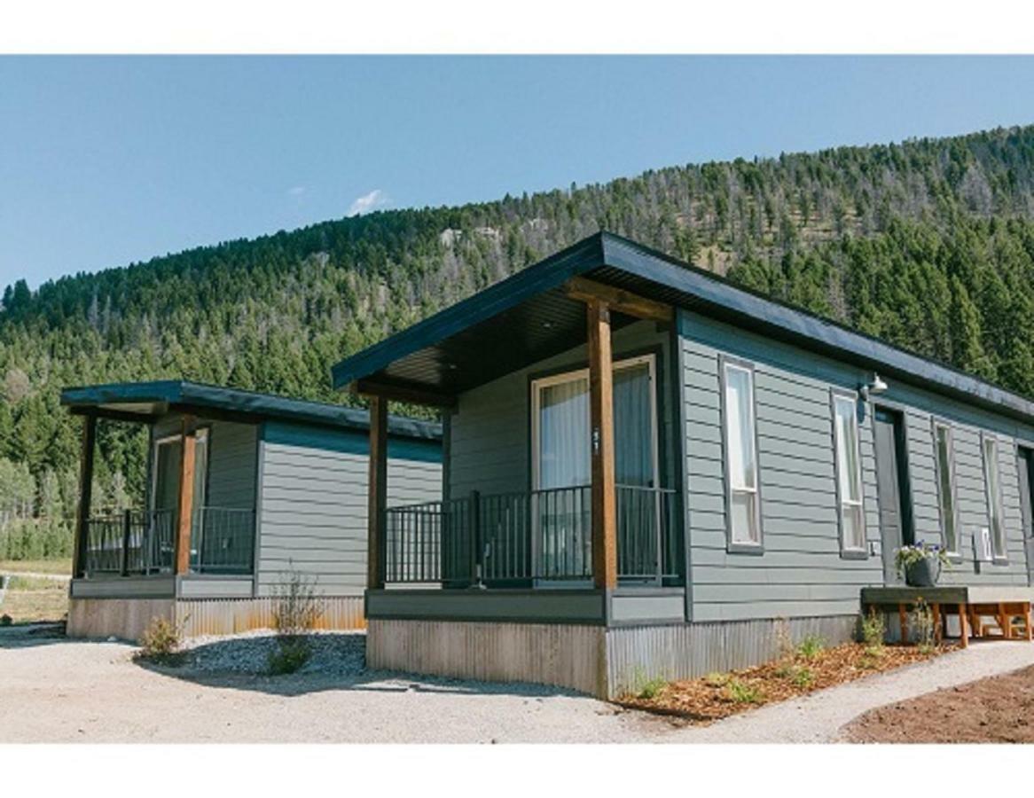 Terra Nova Cabins West Yellowstone Exterior foto