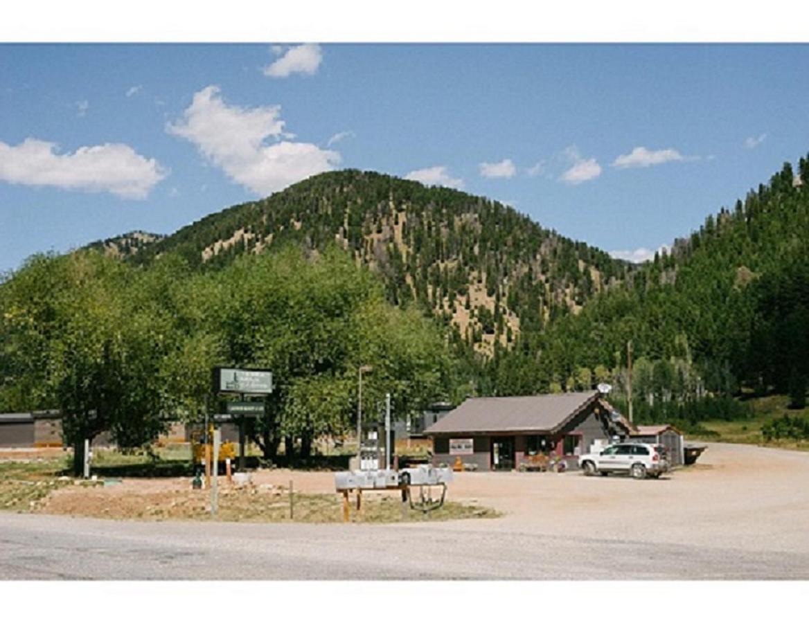 Terra Nova Cabins West Yellowstone Exterior foto